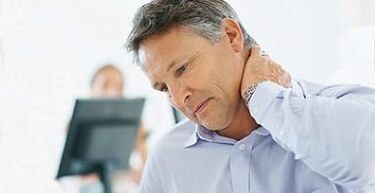 gejala osteochondrosis serviks nyaéta nyeri beuheung