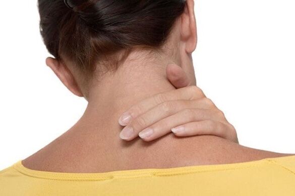Tanda sareng gejala osteochondrosis tulang tonggong cervical
